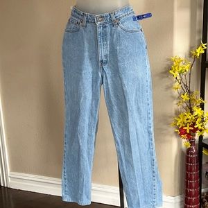 1990s Vintage Women’s Levi’s 512 Slim Fit Tapered Leg Jeans size 11